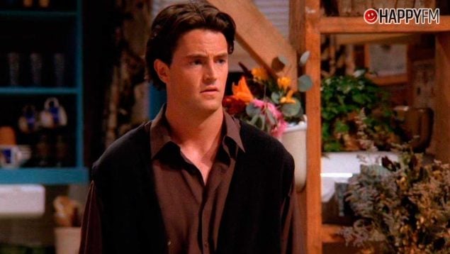 Matthew Perry durante uno de los capítulos de la serie Friends (NBC).