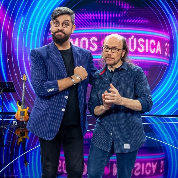 Santiago Segura pasa por el plató de Somos Música, el programa de los sábados en Canal Sur (RTVA).