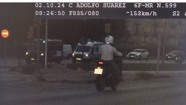 La Policía Local caza un motorista circulando a 153 km/h en la avenida Adolfo Suárez de Palma