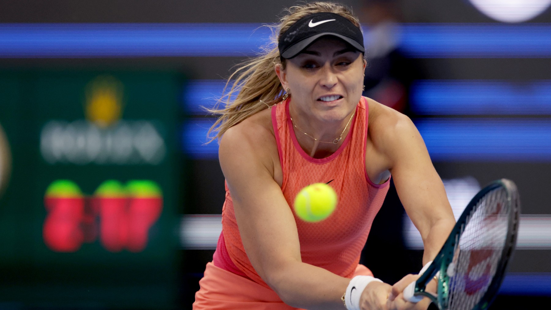 Paula Badosa, durante el partido ante Coco Gauff en Pekín. (EFE)