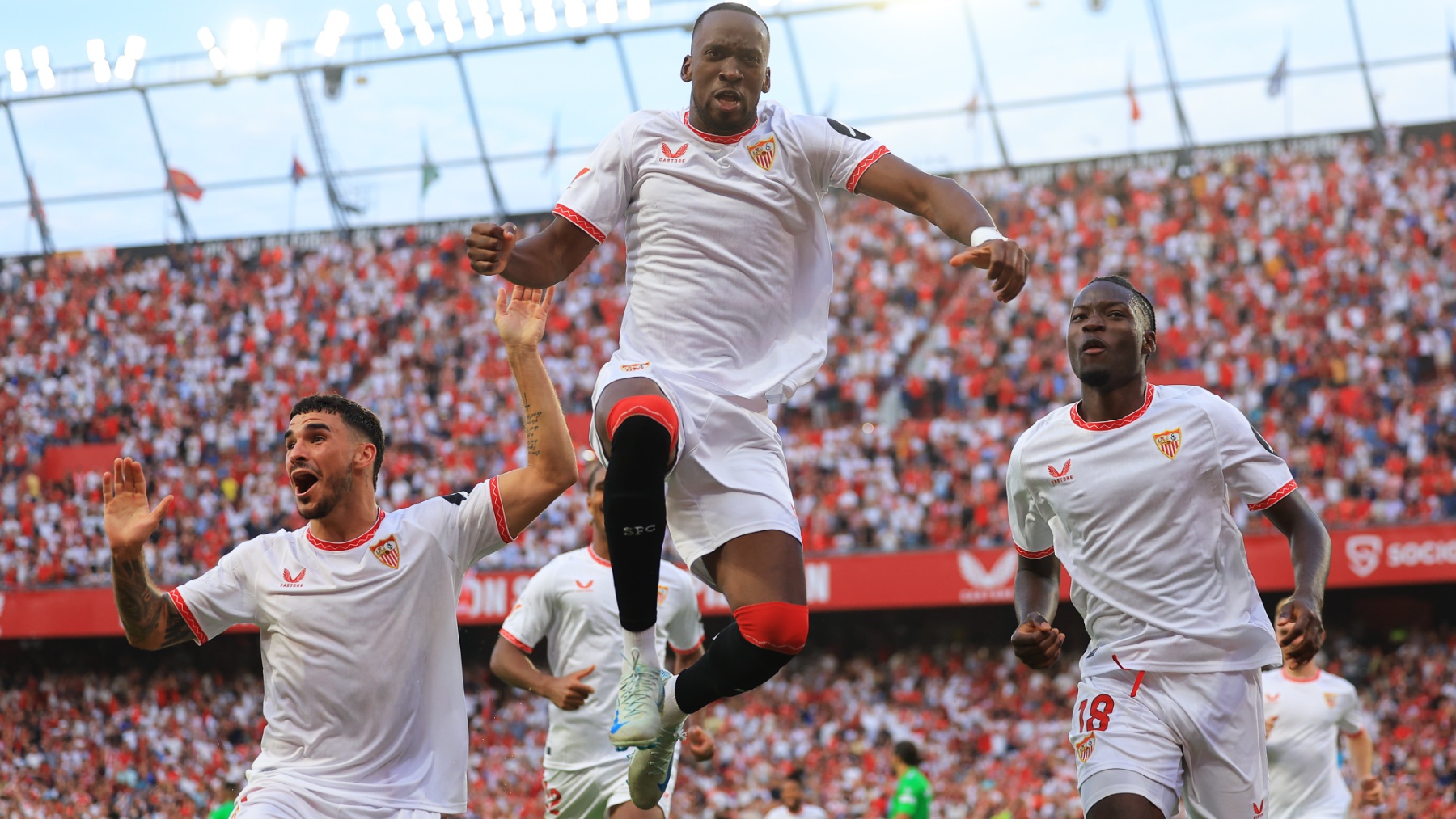 Lukebakio celebra su gol en el derbi sevillano. (Getty)