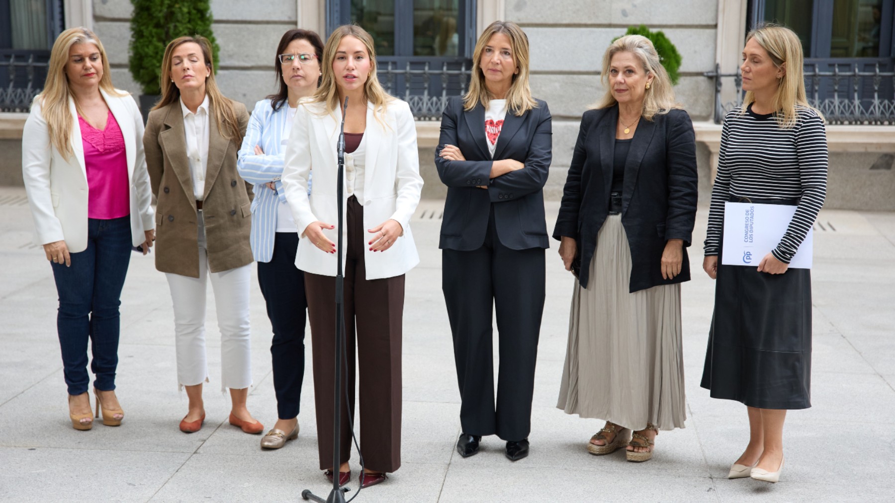 Diputadas y senadoras del PP. (Foto: Ep)