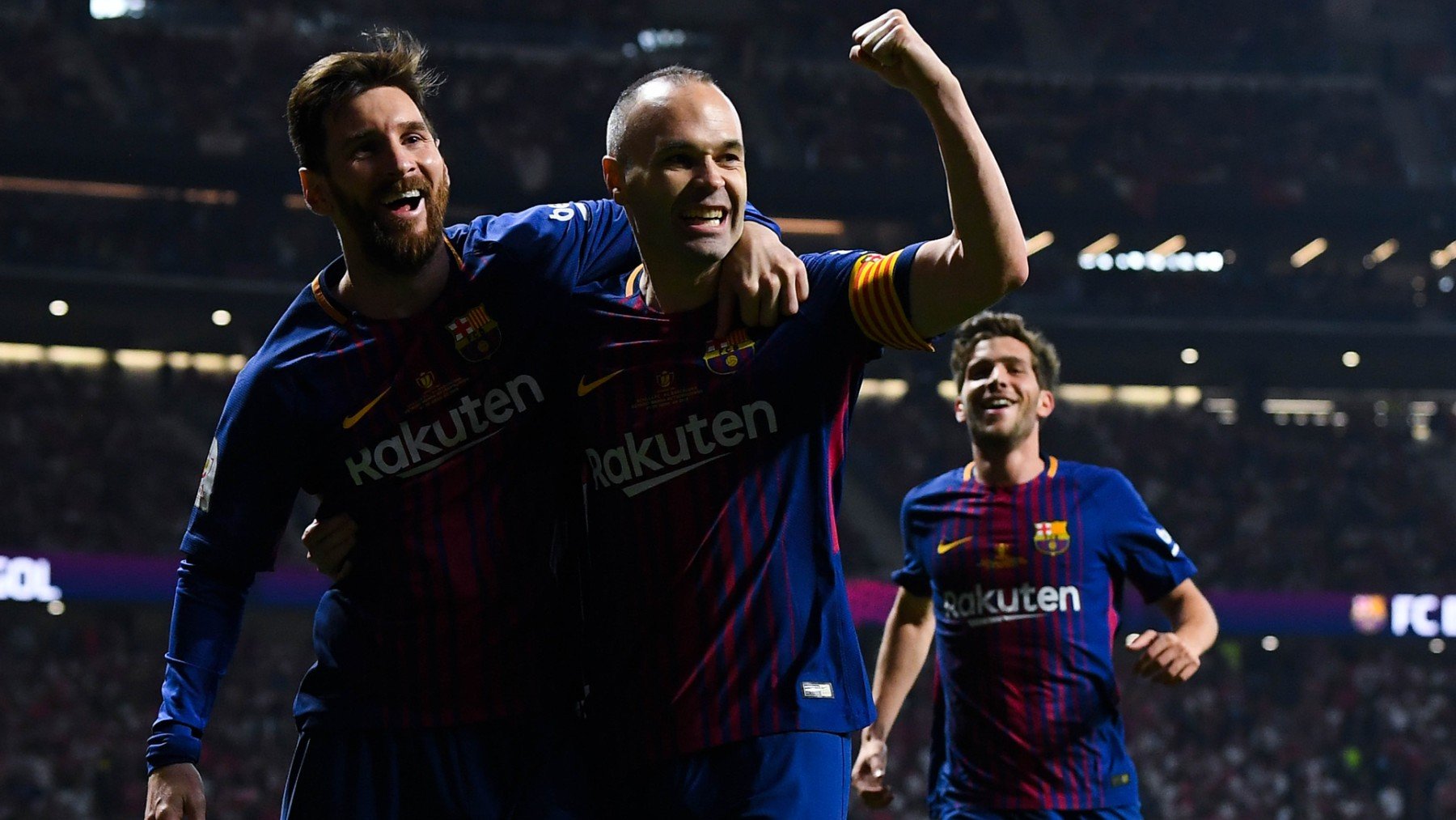 Iniesta y Messi celebran un gol con el Barcelona. (Getty)