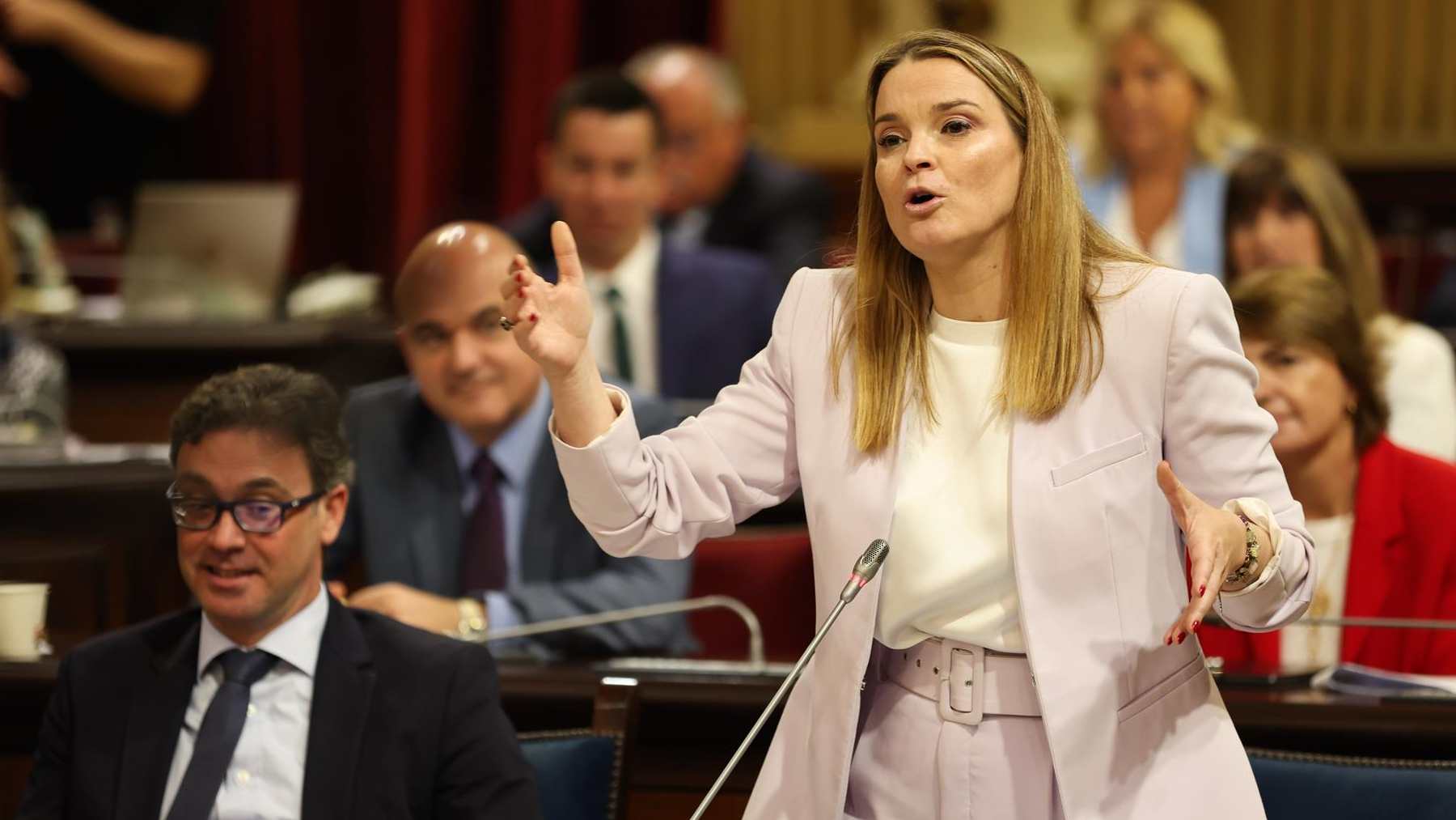 La presidenta balear Marga Prohens, en el Parlament. Tomàs Moyà – Europa Press