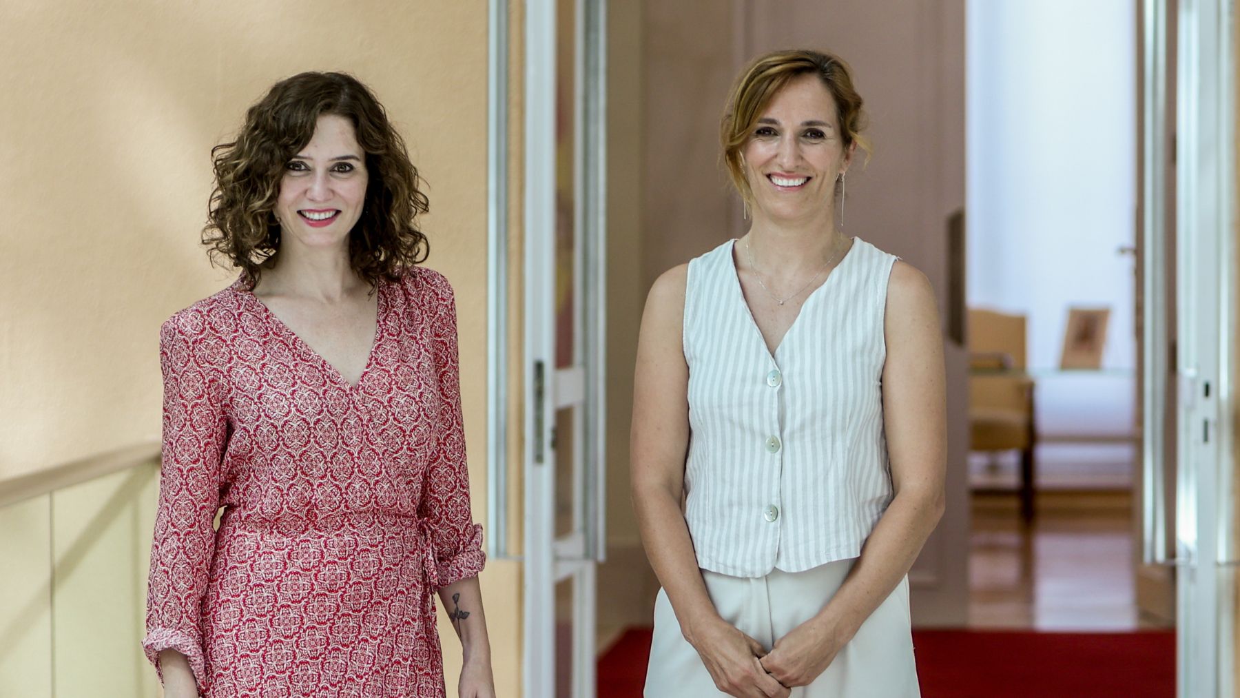 Isabel Díaz Ayuso y Mónica García. (Foto: EP)