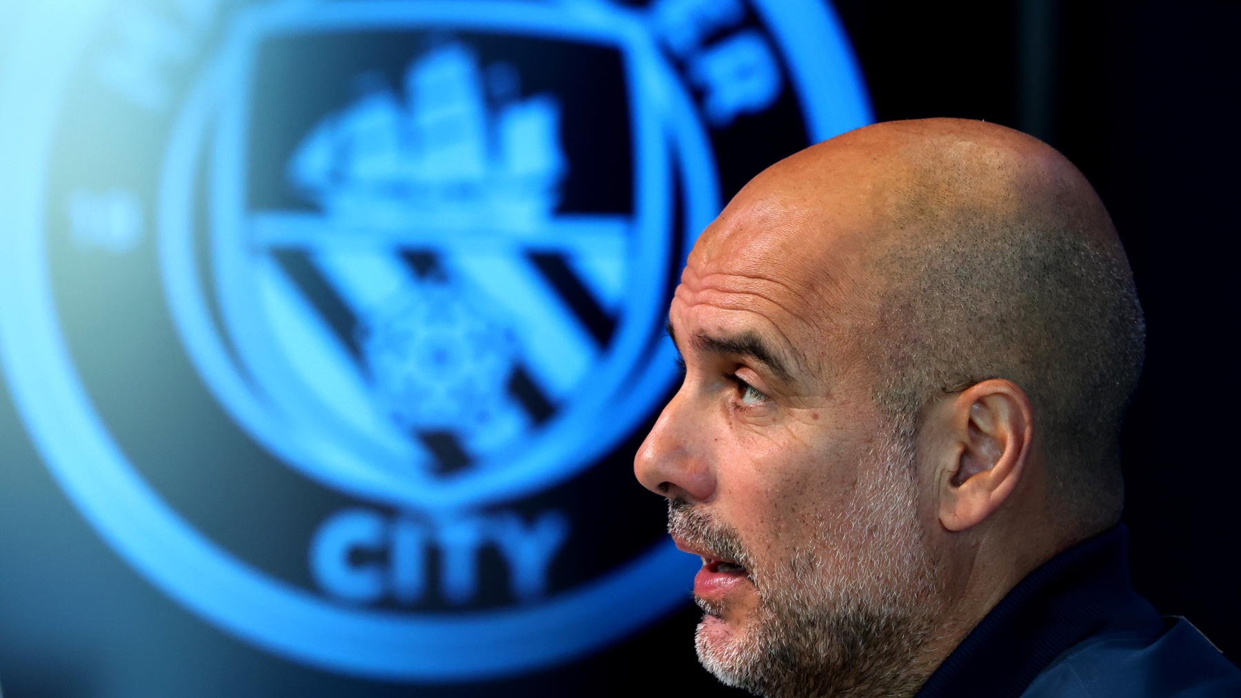 Pep Guardiola, en una rueda de prensa del Manchester City. (Getty)