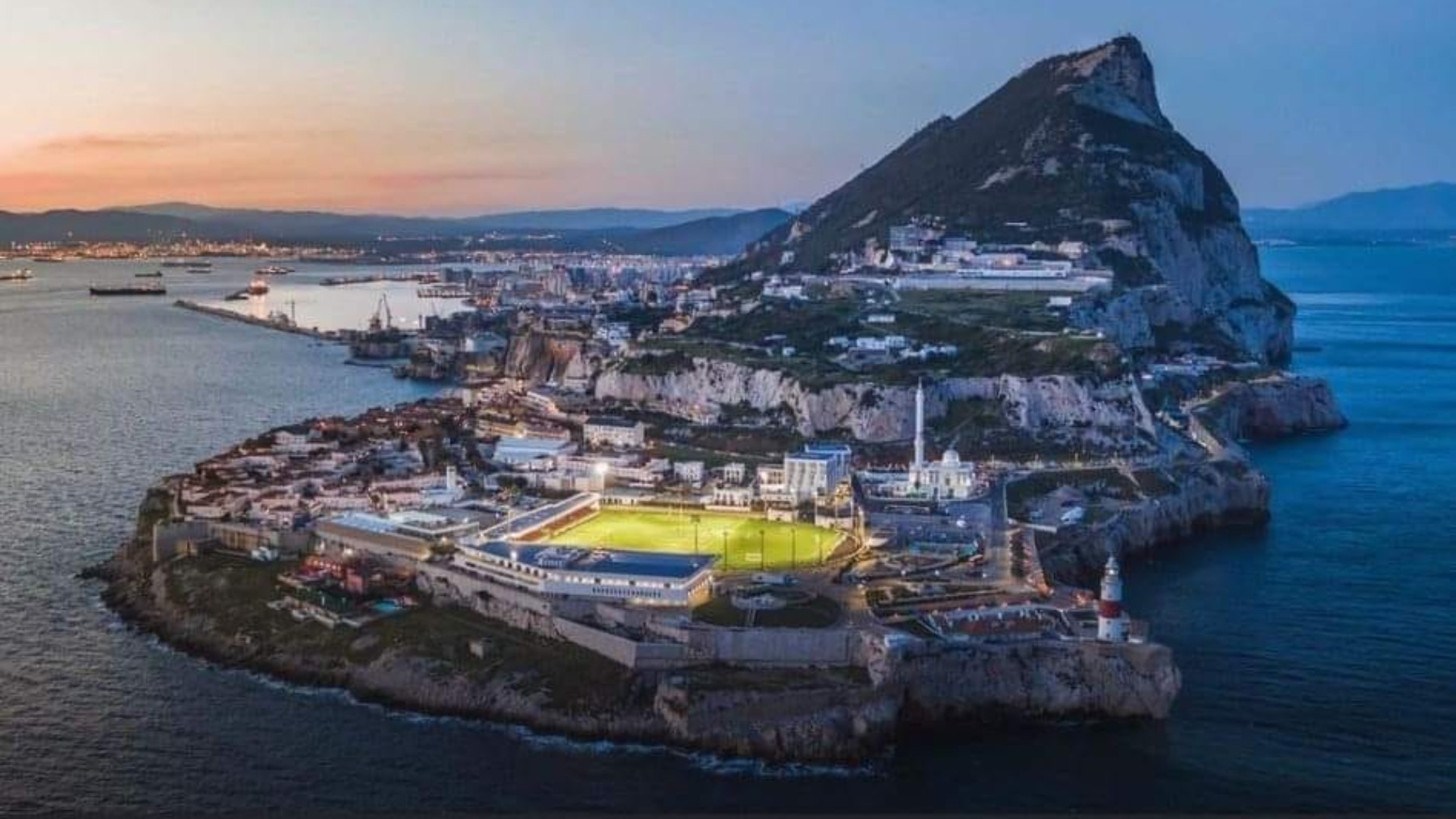 El estadio Punta de Europa de Gibraltar.