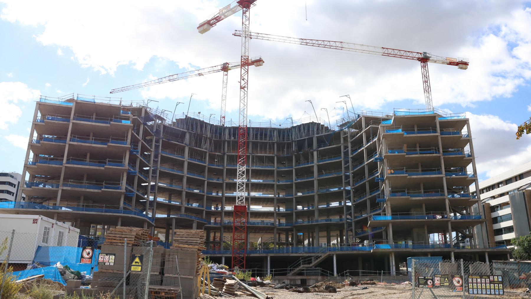 Un edificio en obras. (EP)
