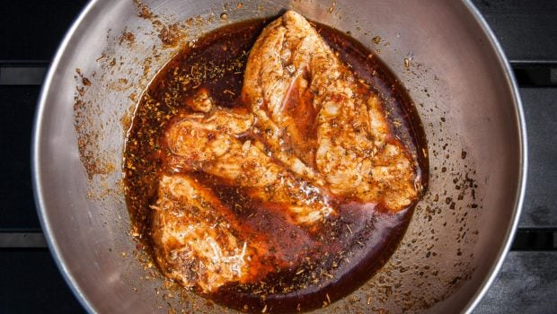 Pollo marinado