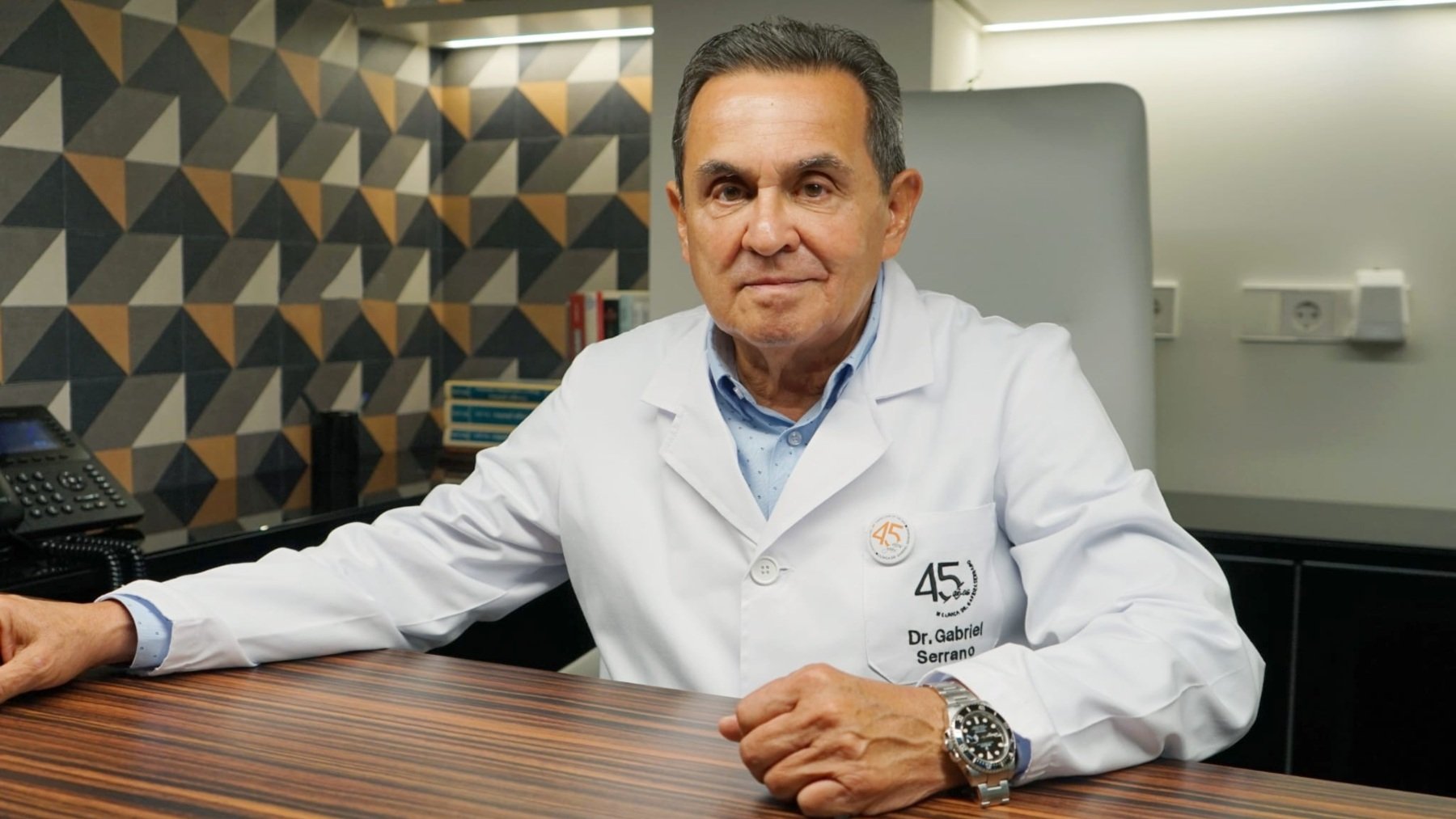 El Doctor Gabriel Serrano.