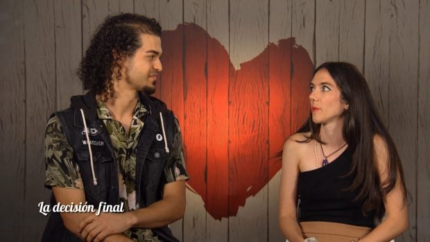 Pablo y Anarísh en la decisión final de First Dates. (Mediaset)