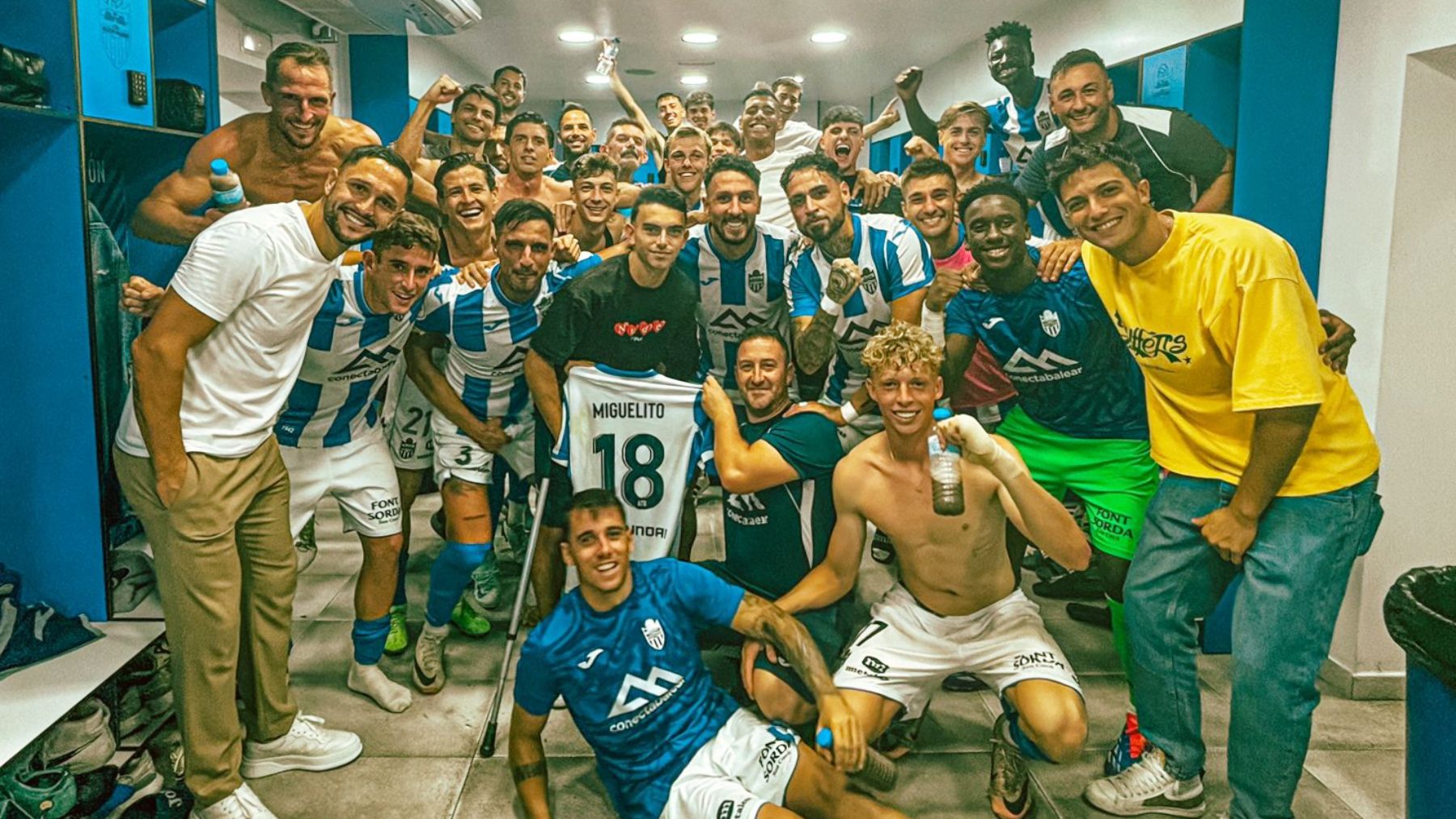 El Atlético Baleares celebra la trabajada victoria ante el Badalona Futur (1-0).