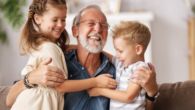 así llaman los niños a los abuelos