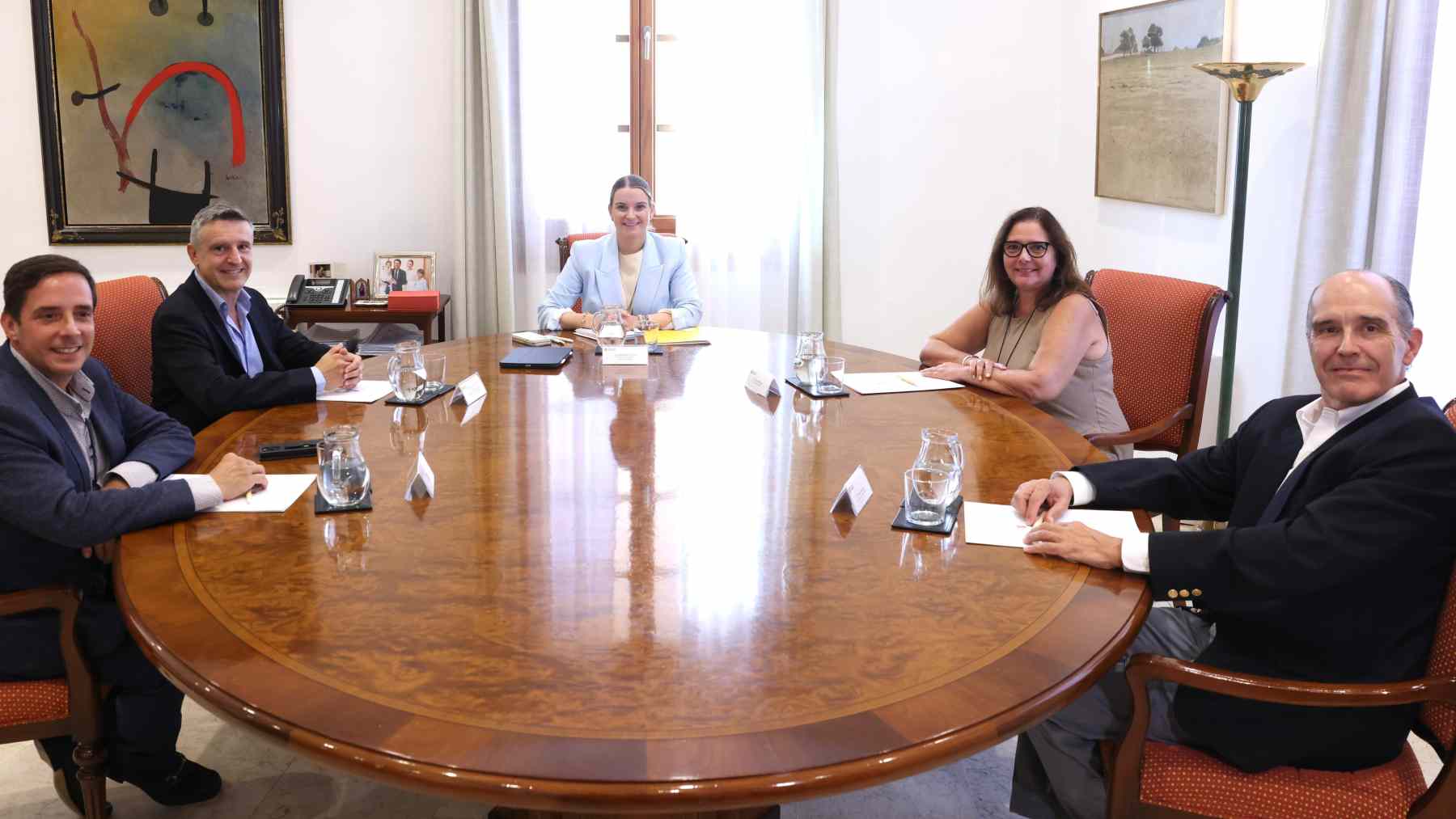 Reunión de los representantes de AnesCon con Marga Prohens y Manuela García.