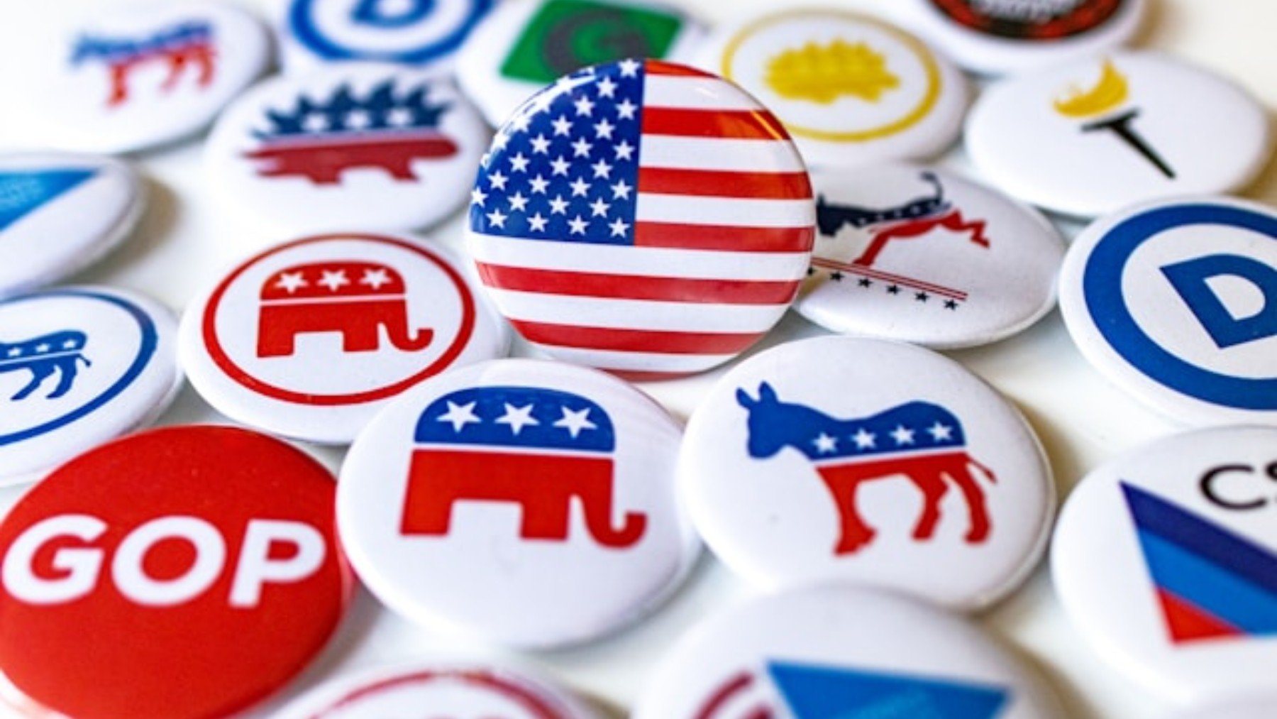 Logos del Partidos Demócrata y Republicano. (Foto: Marek Studzinski / Unsplash)