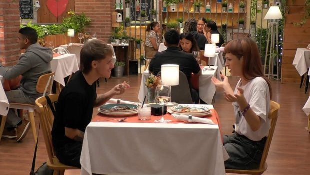 Alekandro y Cecilia en 'First Dates'. (Mediaset)