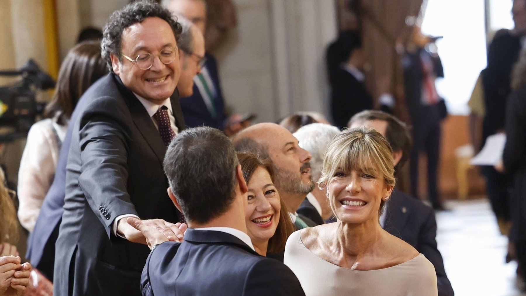 Álvaro Garcia Ortiz junto a Pedro Sánchez y a Begoña Gómez.