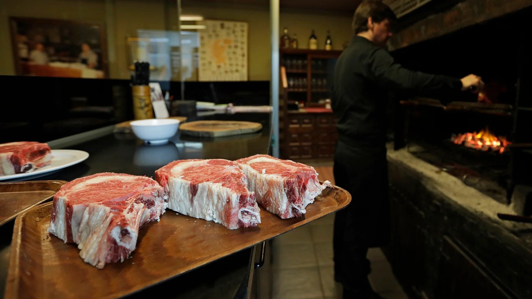 Cocina del ‘Asador Nicolás’. Foto: Guía Repsol.