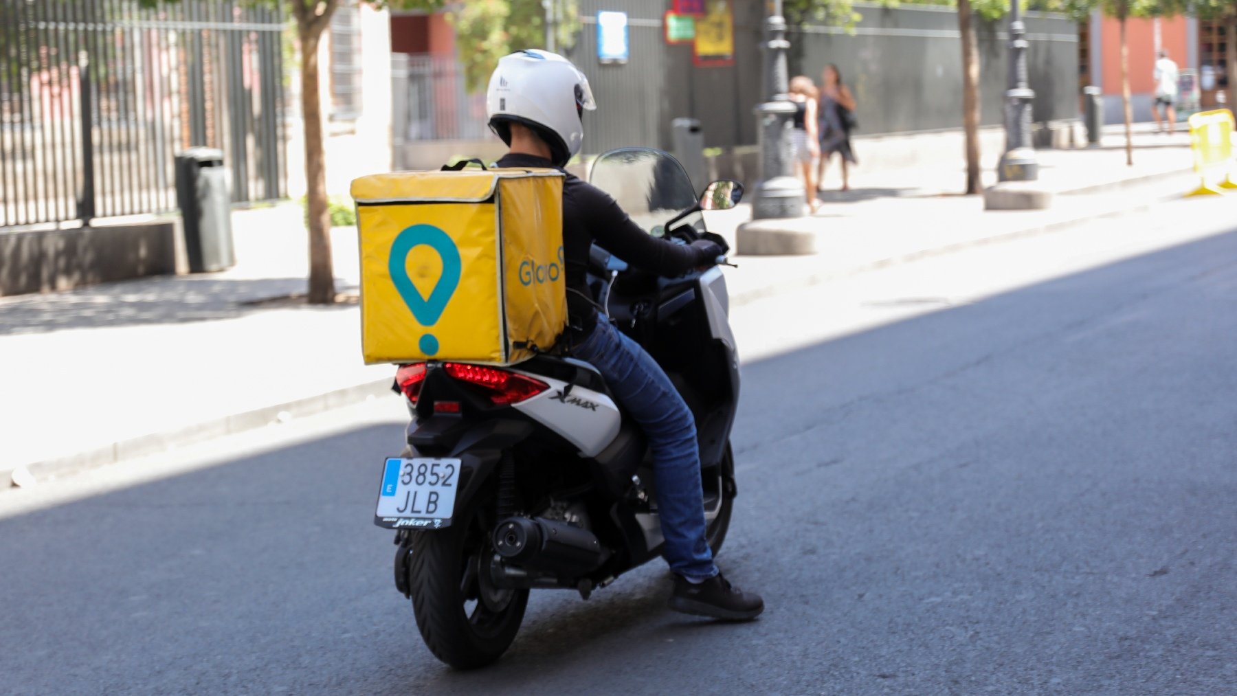 Repartidor en moto. (Foto: EP)