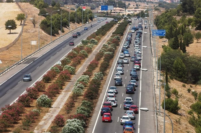 La masificación de coches es el problema medioambiental que más preocupa en Baleares.