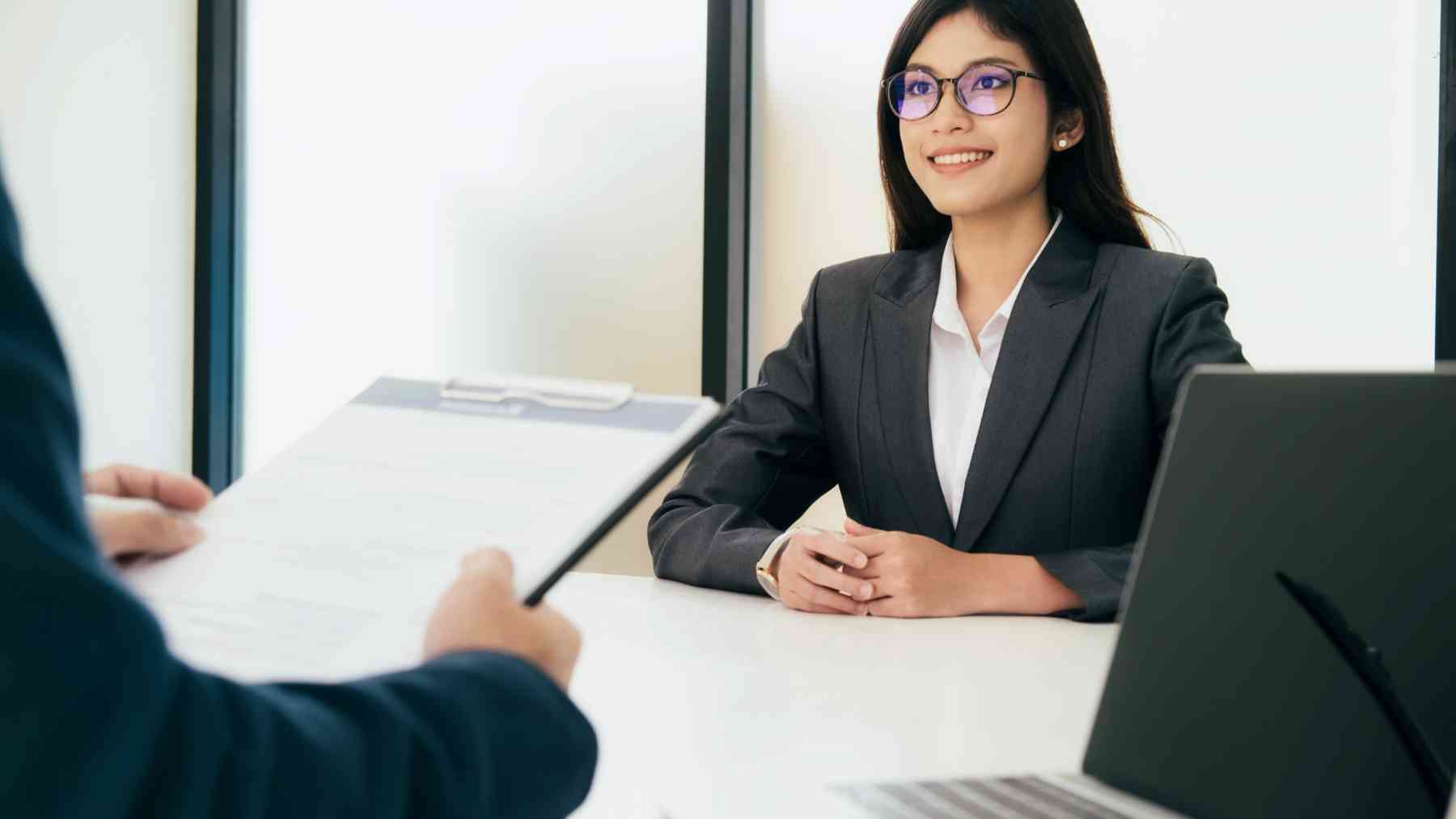 Una entrevista de trabajo.