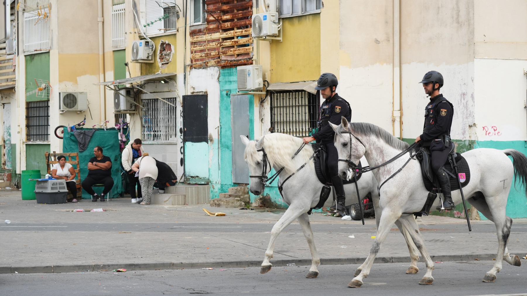 Operación de la Policía Nacional este viernes en las Tres Mil Viviendas. (Foto: EP)
