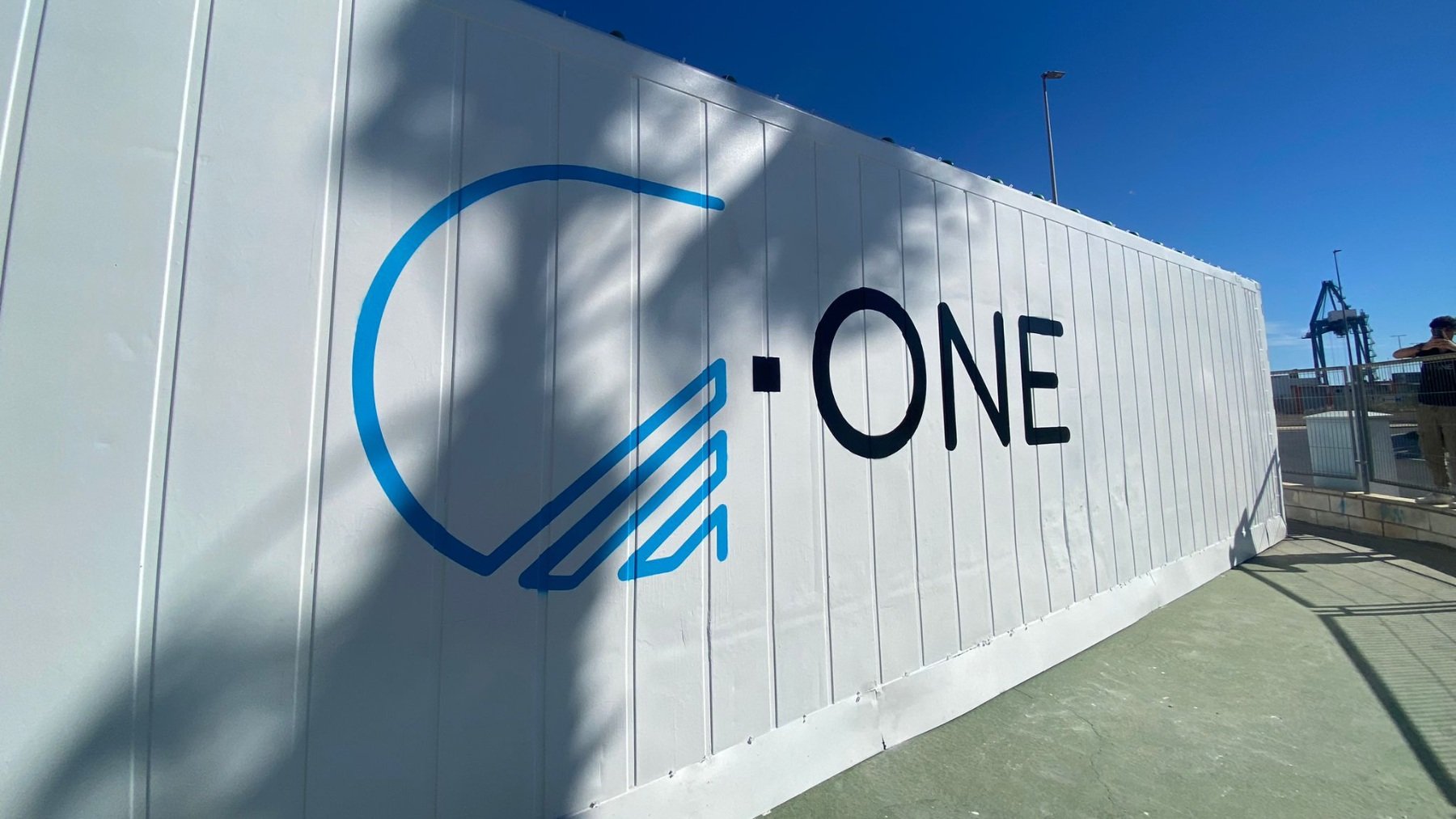 La G-One, la megabatería instalada en el Puerto de Alicante por GDV Mobility