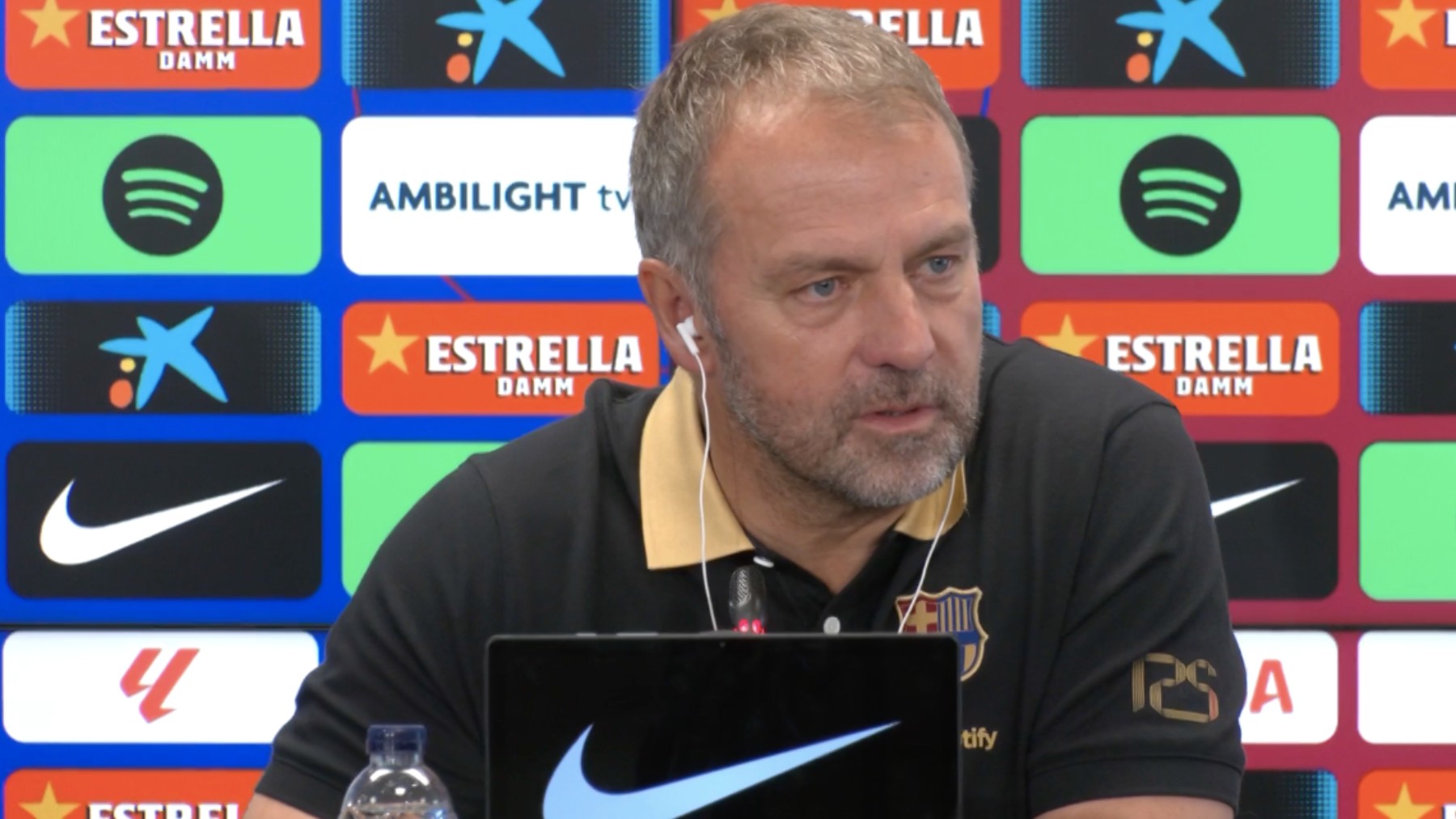 Flick en rueda de prensa. (FC Barcelona)