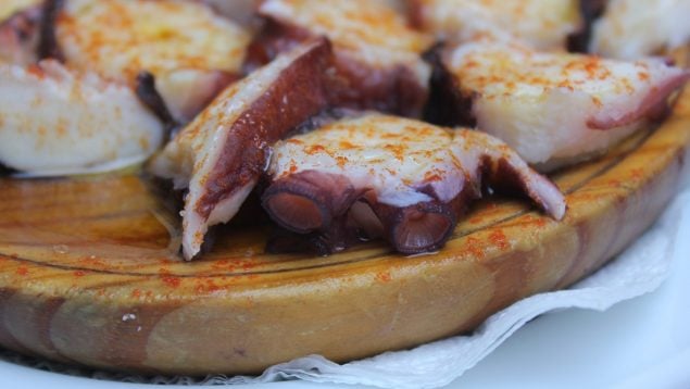 Madrid cuenta con uno de los mejores restaurantes para probar el pulpo a la gallega.