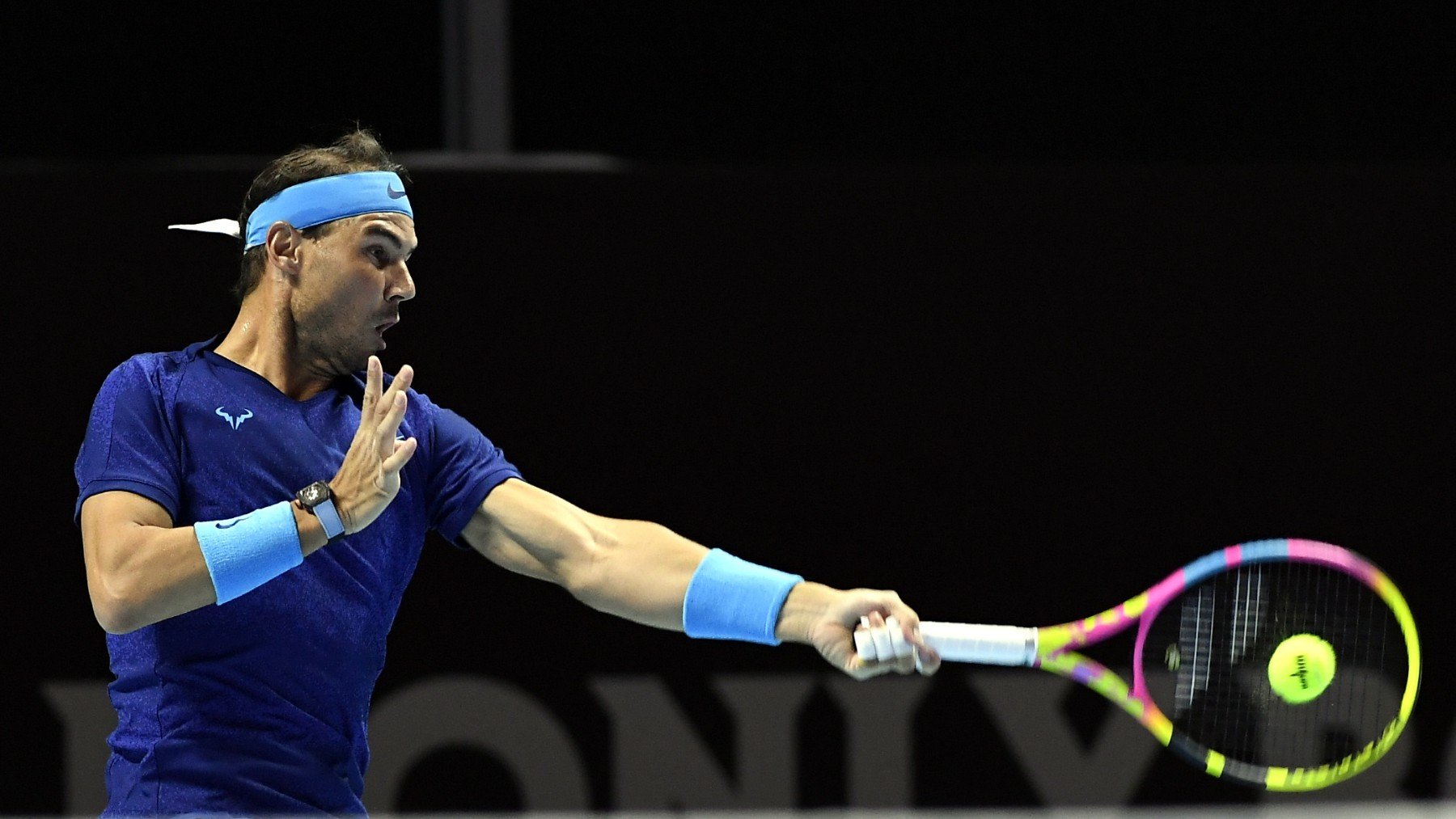 Rafa Nadal, durante un punto en el partido ante Djokovic en el Six Kings Slam. (EFE)