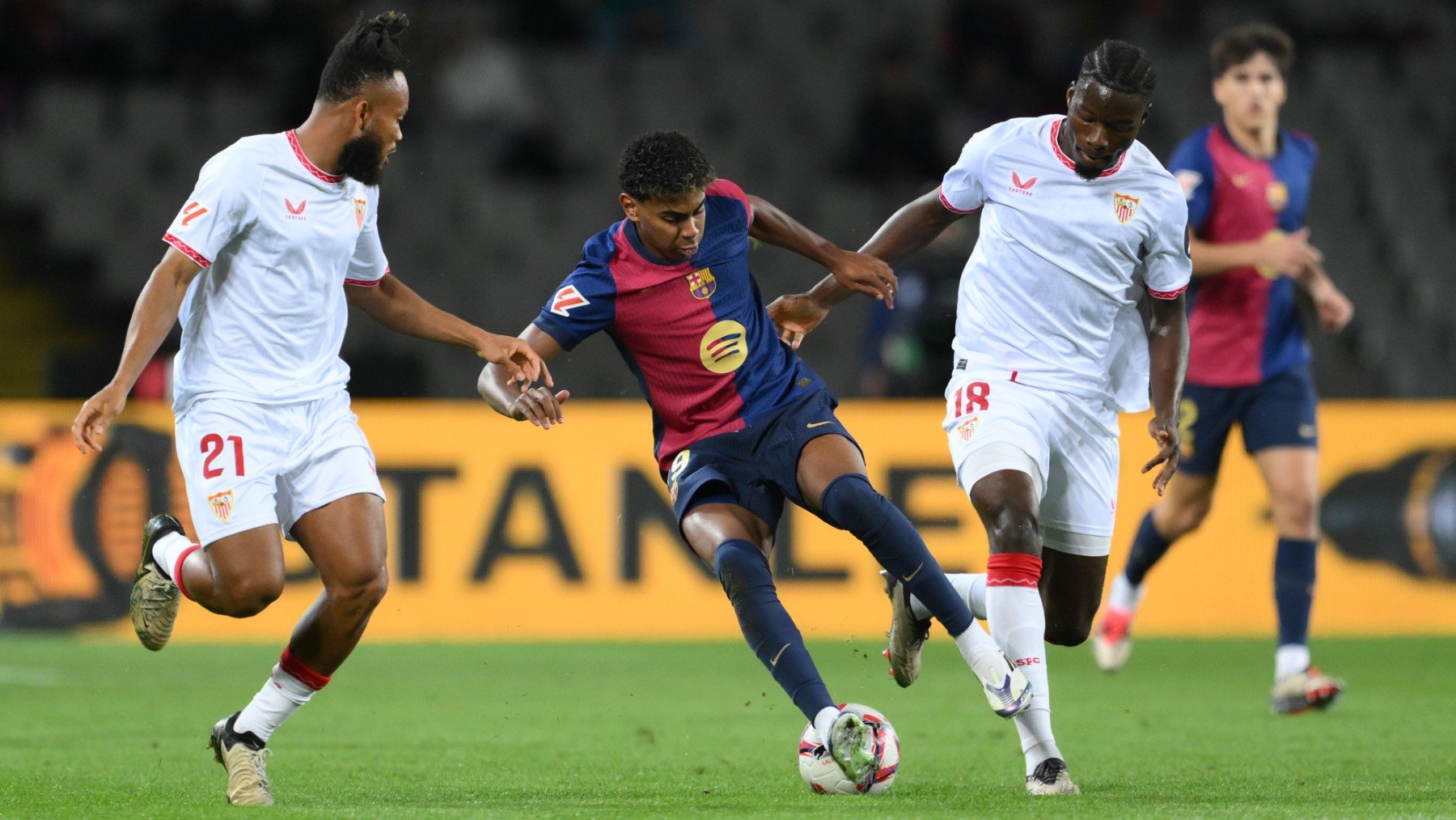 Lamine frente al Sevilla. (Getty)