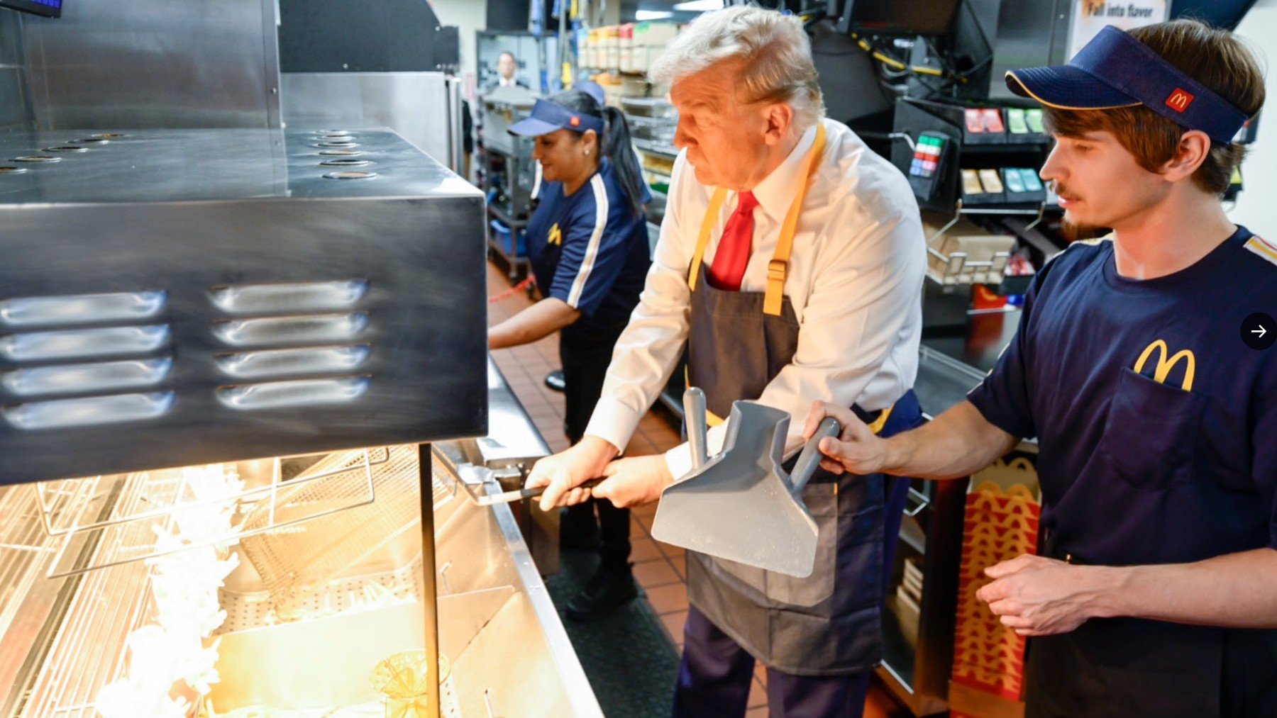 Donald Trump en McDonald’s en Pensilvania, estado clave en estas elecciones.