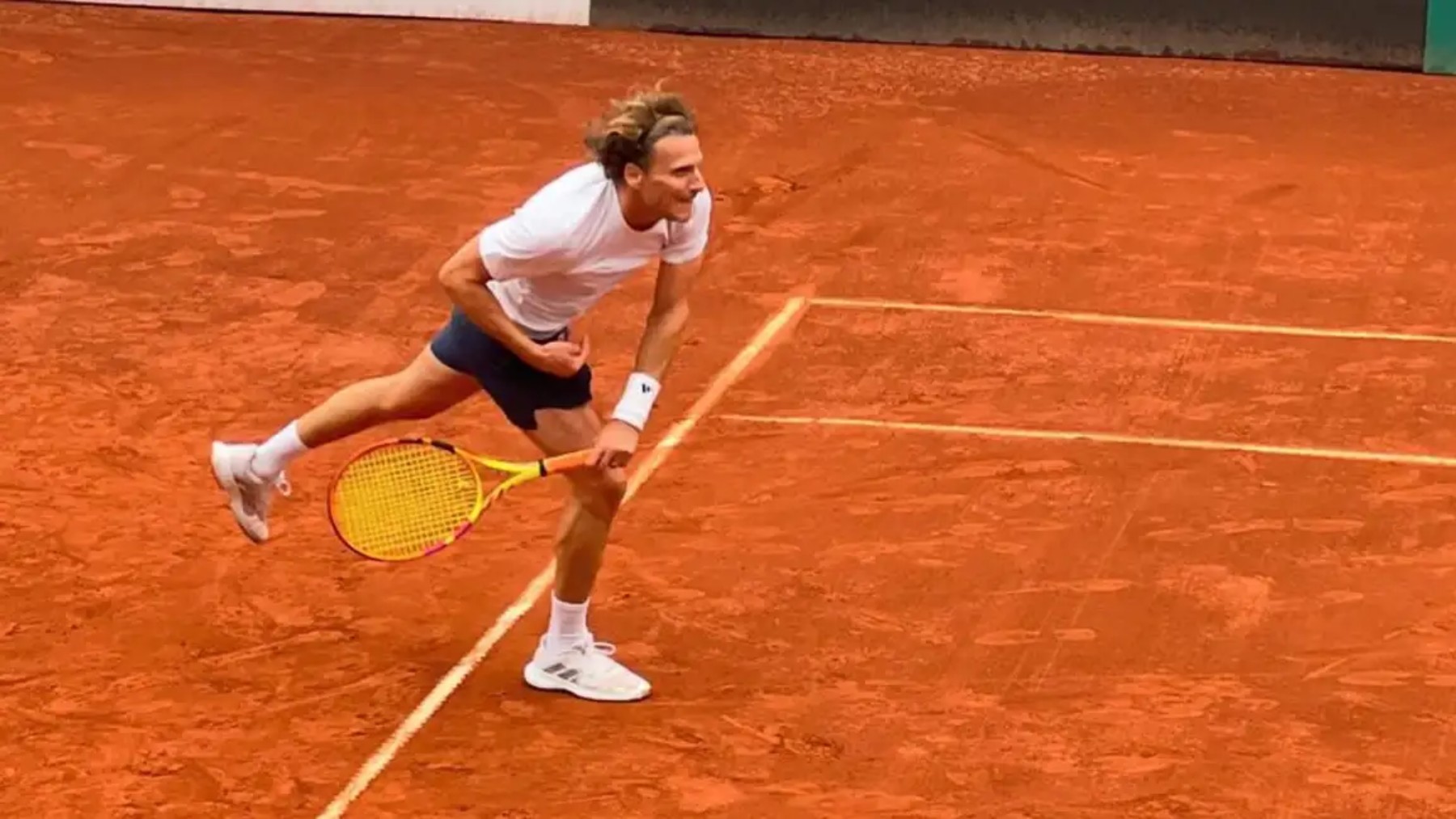 Diego Forlán, durante un partido de tenis. (Redes sociales Forlán)