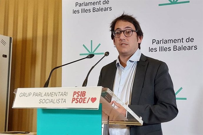 Iago Negueruela, portavoz del PSOE en el Parlament balear.