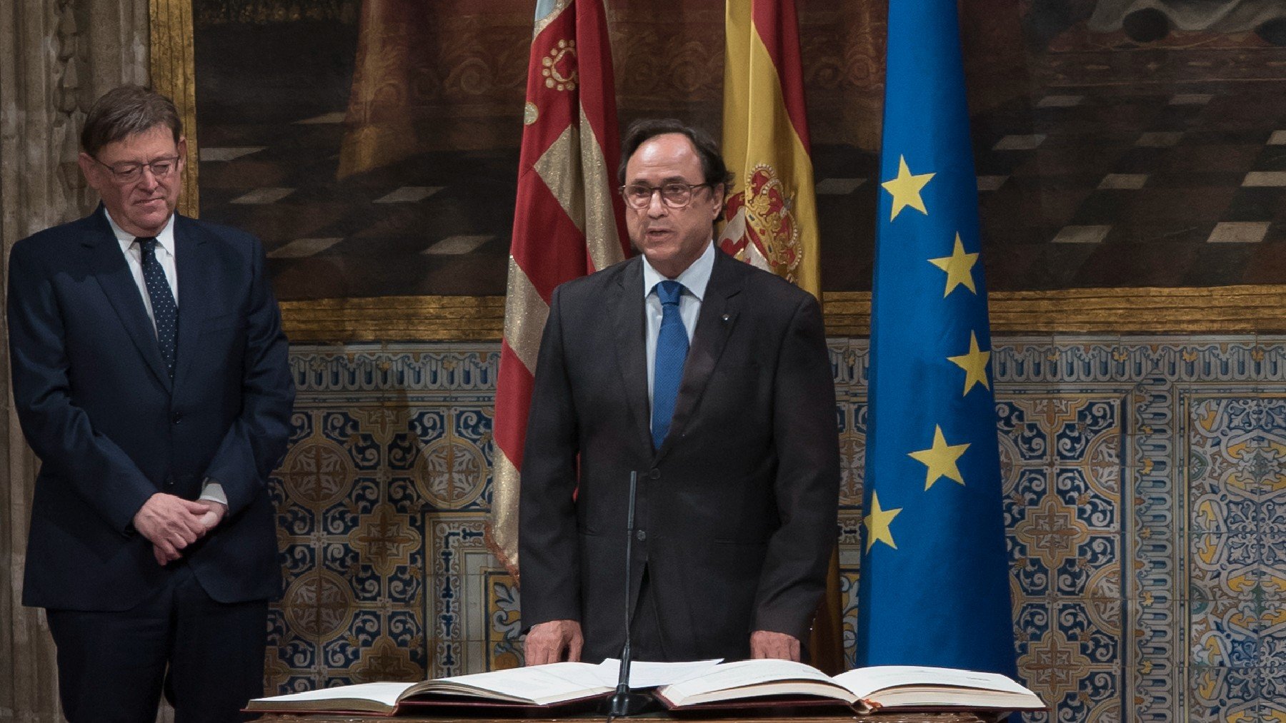 En primer término, Vicent Soler, en su etapa de consejero del Gobierno de Ximo Puig. (EUROPA PRESS)