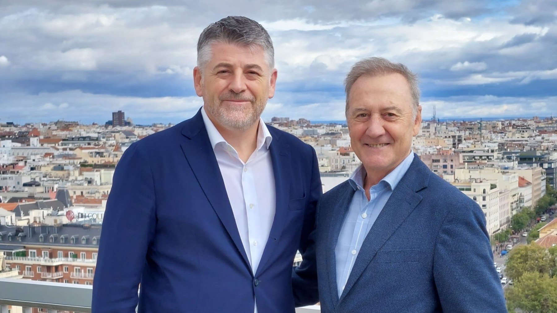 Joaquín Pérez Viota, presidente de Aeversu, y Koldo Urkullu, director de Explotación y Gestión de Activos en el Consorcio de Aguas Bilbao Bizkaia