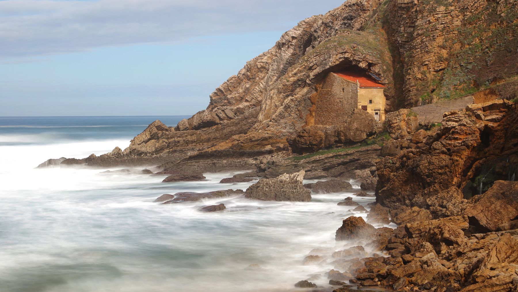 Ermita de Santa Justa en Cantabria. Foto: Escapada Rural /  Iván Vieito García