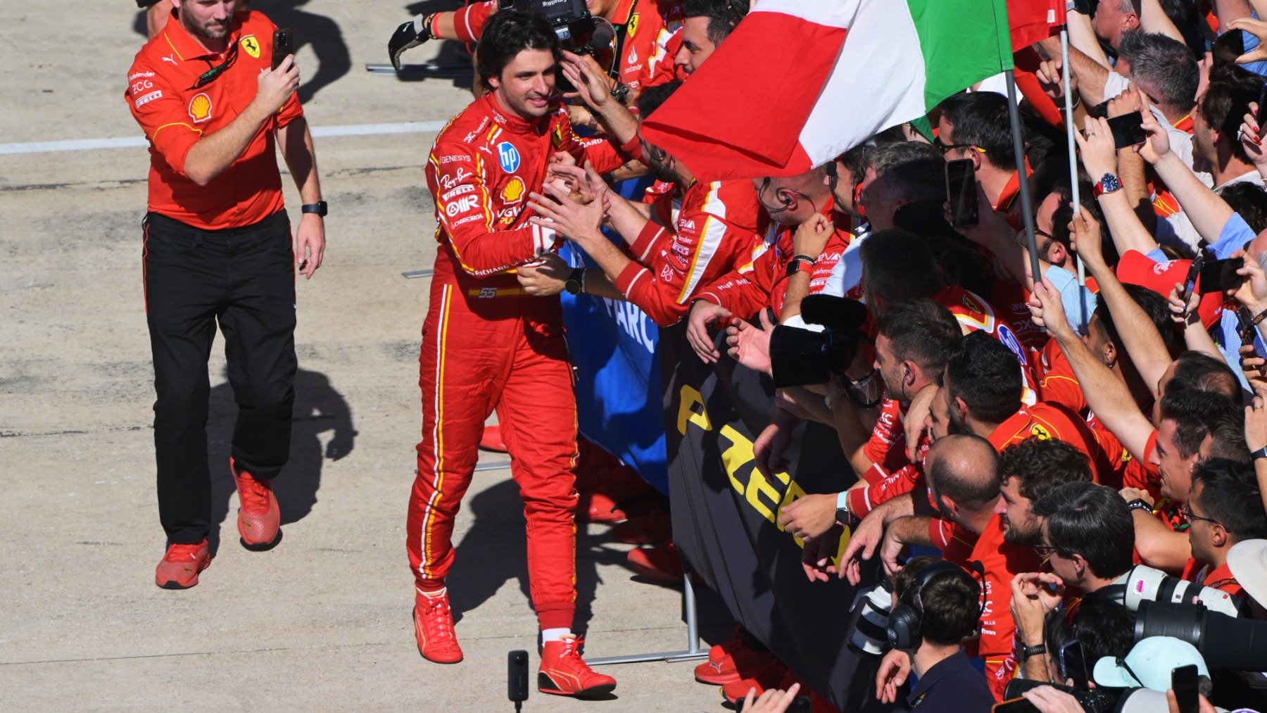 Carlos Sainz celebra su podio con Ferrari en Austin. (Getty)