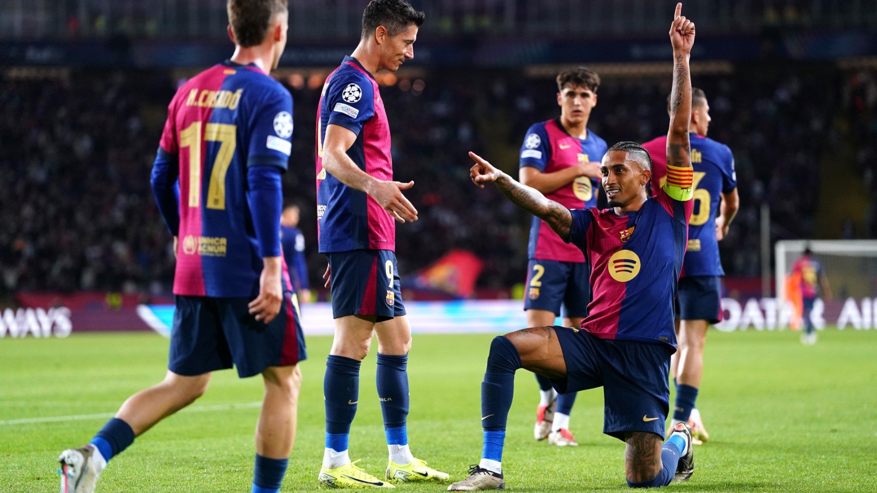 Raphinha celebra un gol ante el Bayern. (Getty)