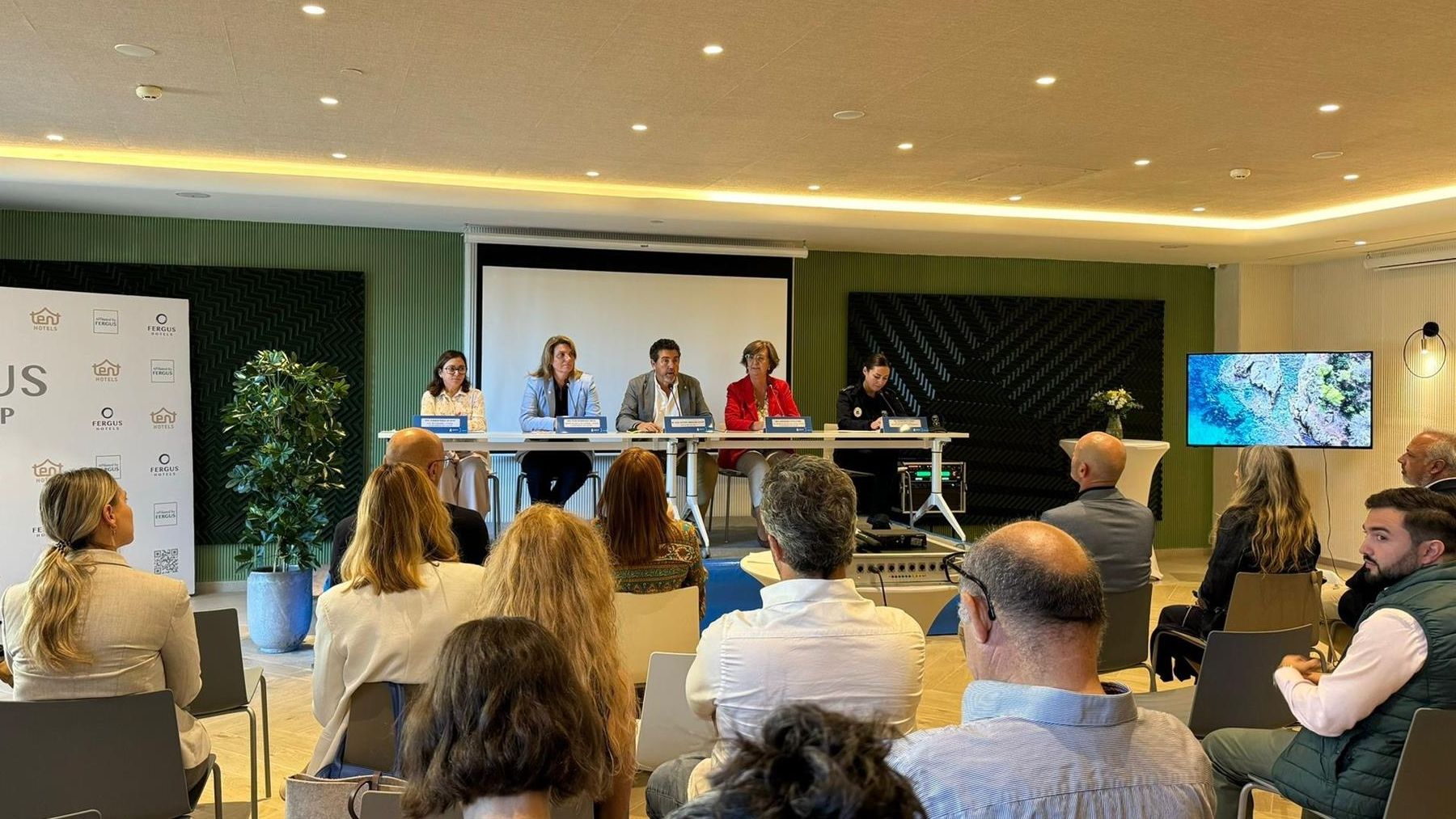 Representantes del Ayuntamiento de Calvià y los hoteleros hacen balance de la temporada turística 2024.