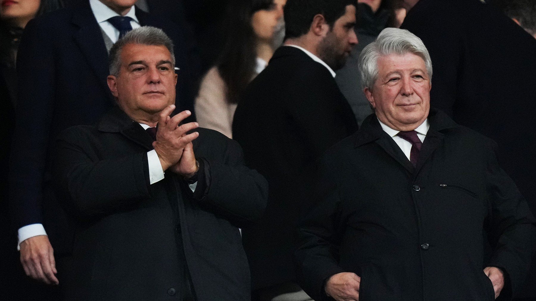 Laporta y Cerezo, durante un Barça-Atlético de Liga. (Getty)