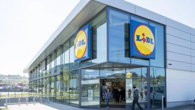 Cómoda de LIDL con armario y tres cajones, ideal para organizar el hogar