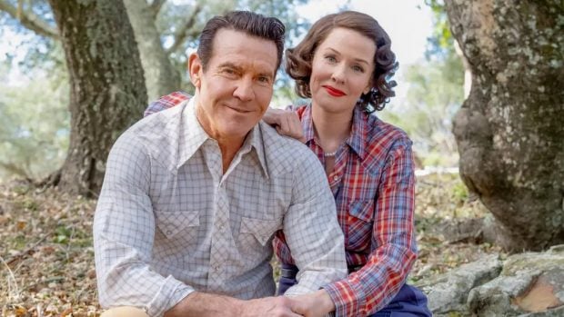 Dennis Quaid y Penelope Ann Miller en la película 'Reagan'.