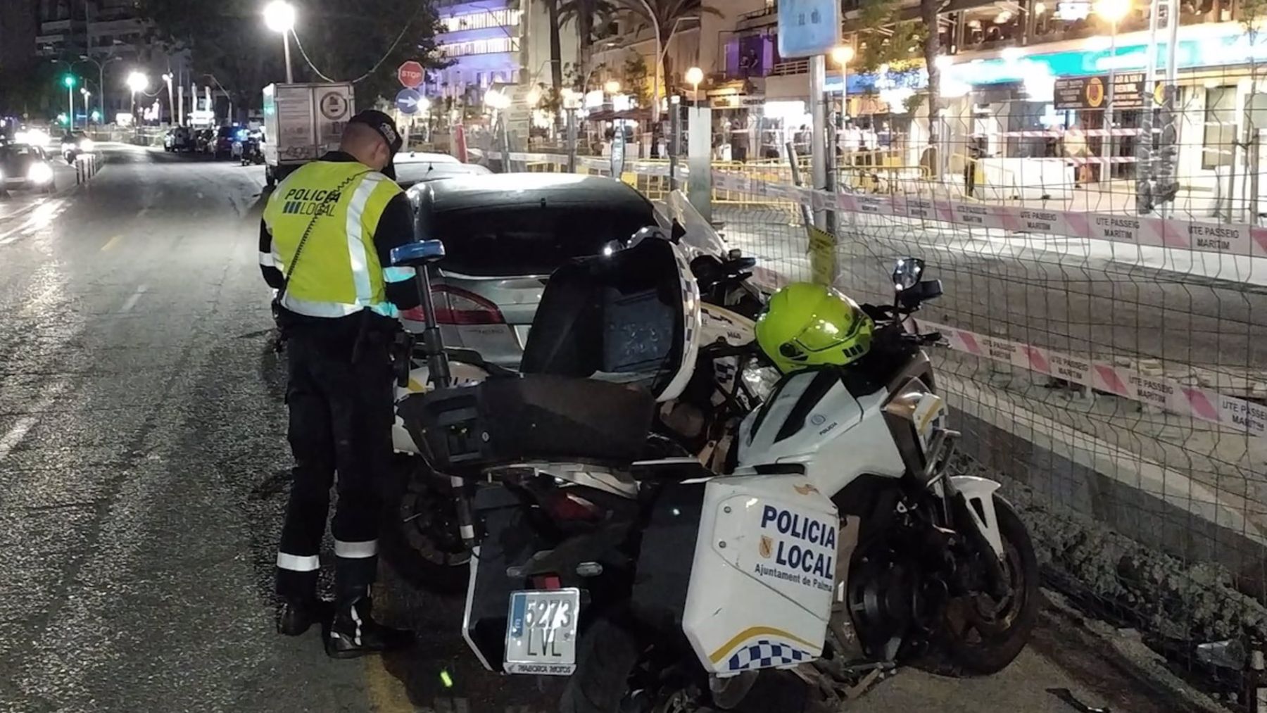 Un Policía Local en el Paseo Marítimo de Palma.