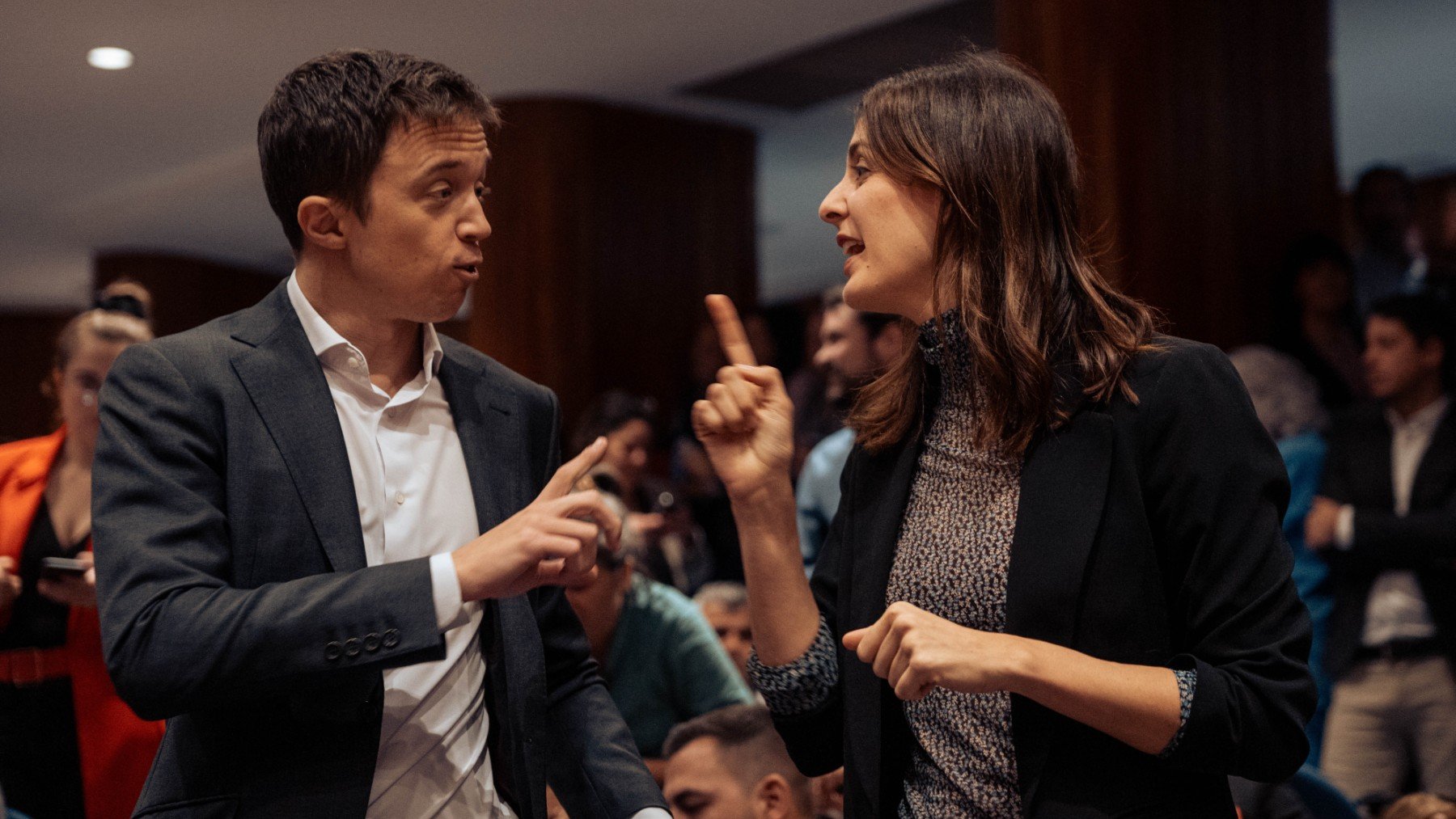 Íñigo Errejón y Rita Maestre durante el traspaso de la cartera de Sanidad. (Foto: Europa Press)