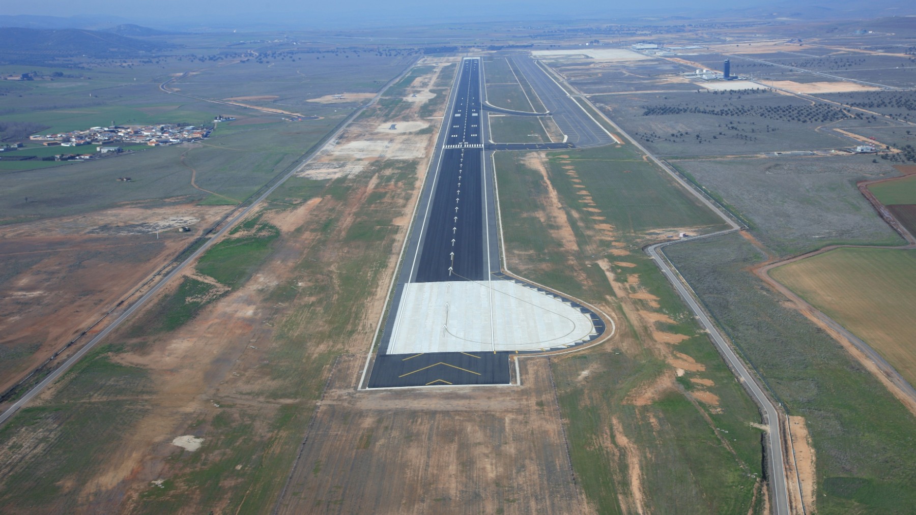 Pista del aeropuerto de Ciudad Real. (Foto: Europa Press)