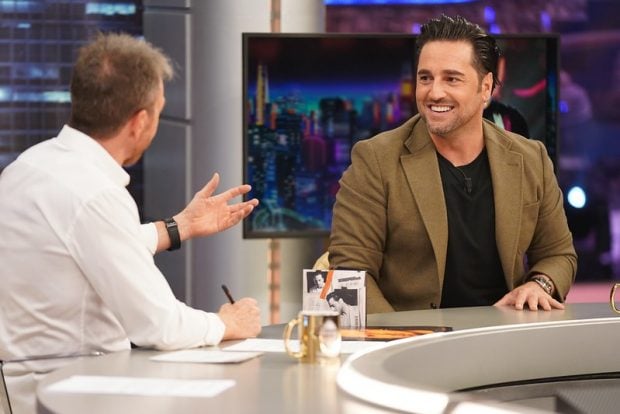 David Bustamante junto a Pablo Motos en El Hormiguero (Atresmedia).