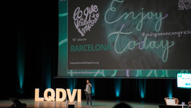 Fundación Lo Que De Verdad Importa reúne en Barcelona a más de 3.000 jóvenes: «Es una experiencia transformadora»