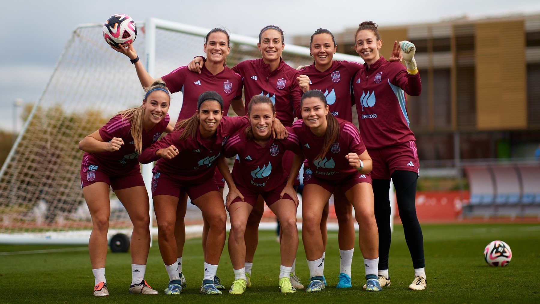 Varias de las jugadoras de la selección, en un entrenamiento. (RFEF)