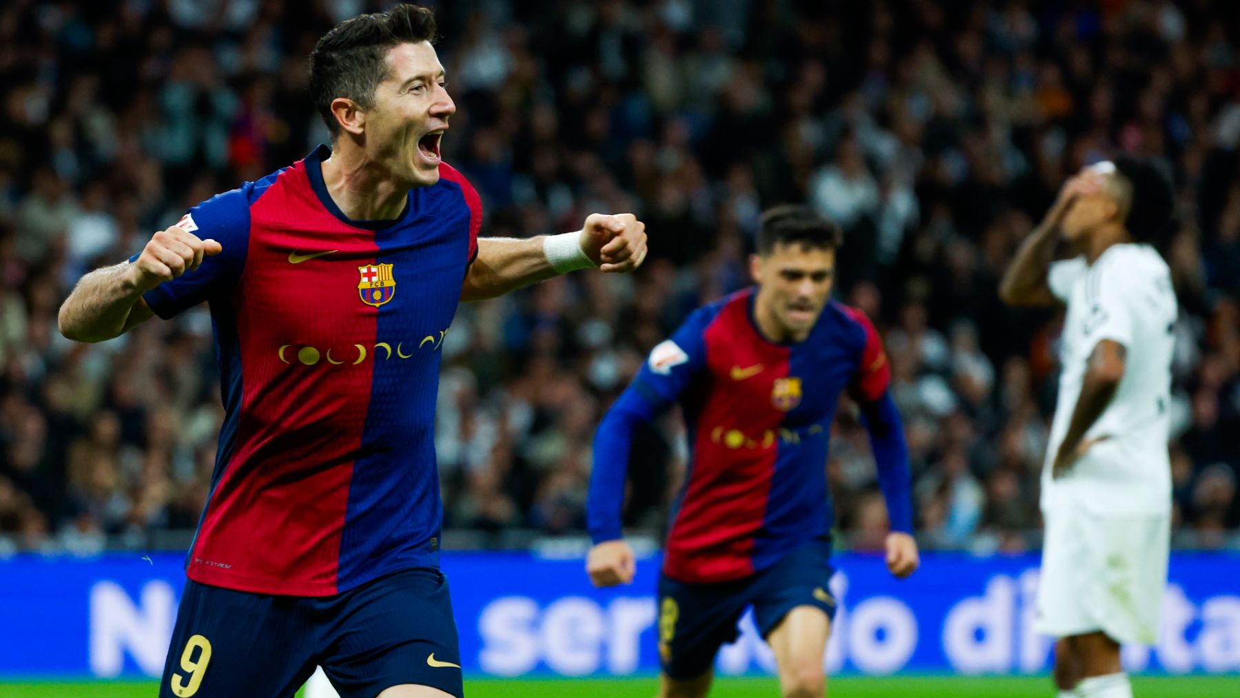 Lewandowski celebra su gol en el Clásico. (Getty)